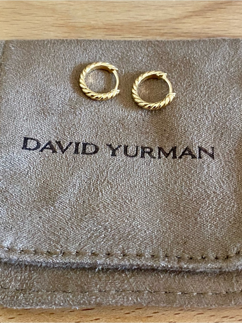 DAVID YURMAN Sculpted Cable Huggie Hoop Earrings 18K Yellow Gold 10.7mm - Picture 4 of 7